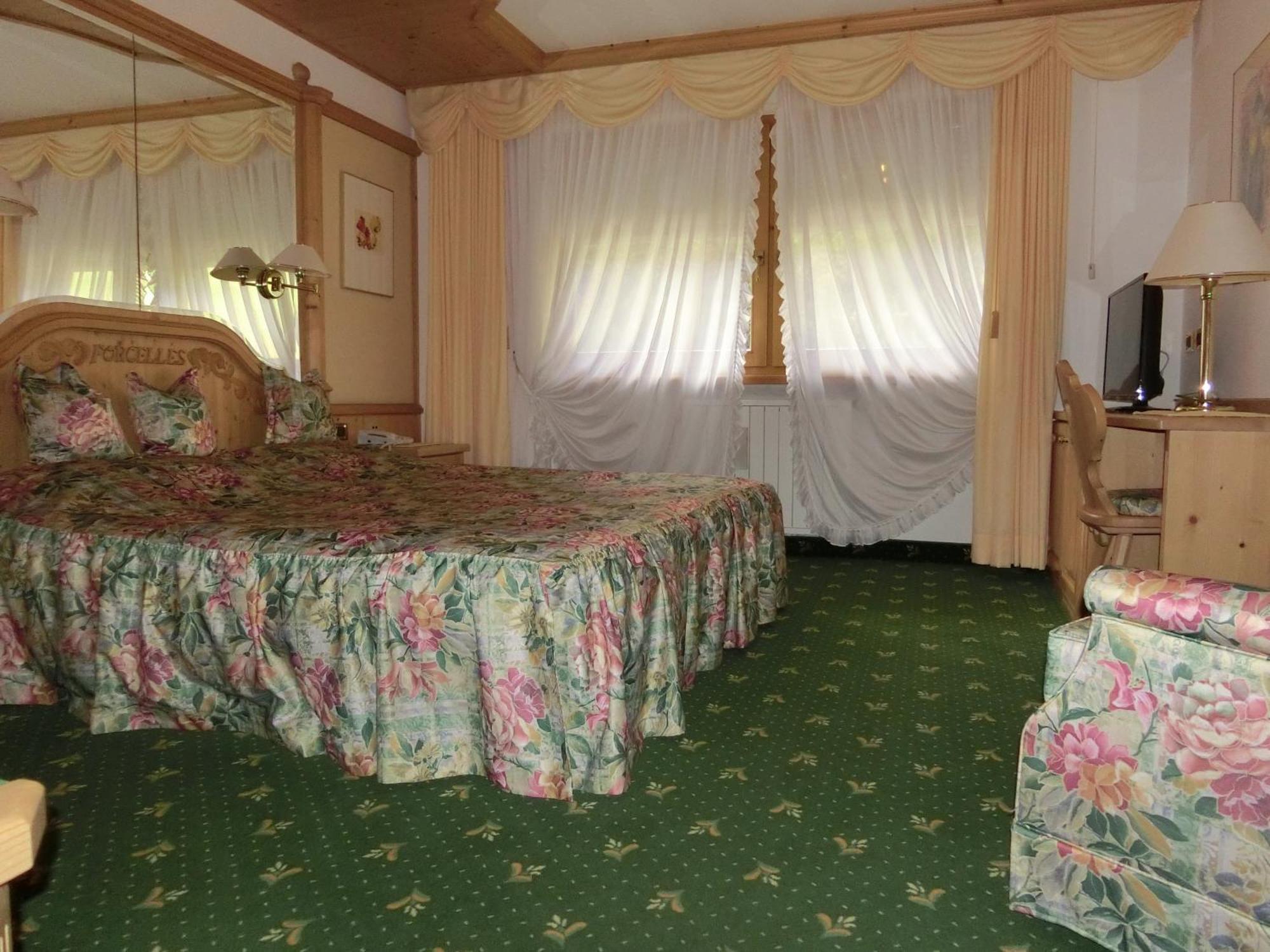 Garni Criss Aparthotel Colfosco Εξωτερικό φωτογραφία
