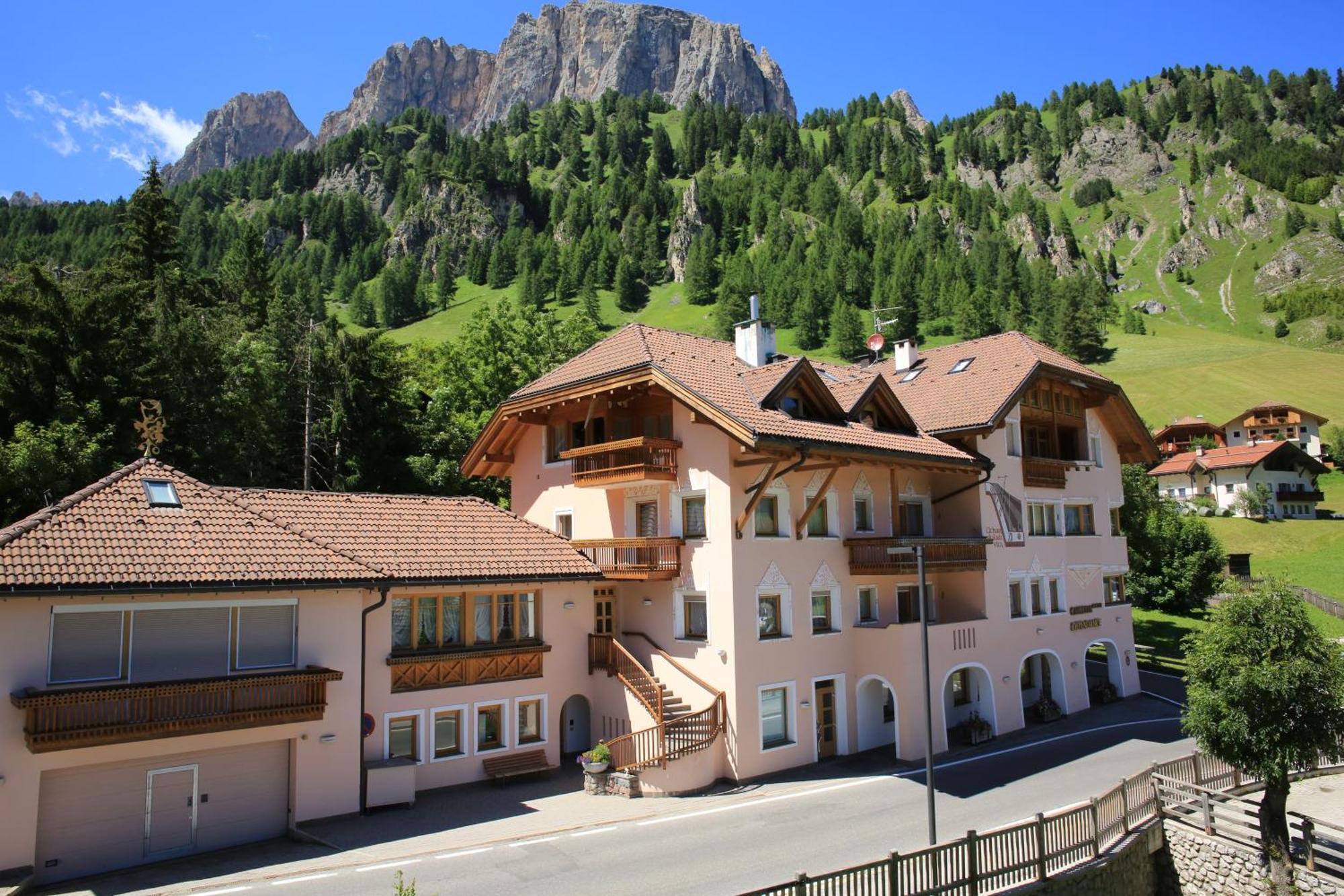 Garni Criss Aparthotel Colfosco Εξωτερικό φωτογραφία